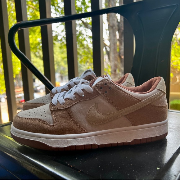 Nike Dunk Low Medium Curry - Picture 2 of 5